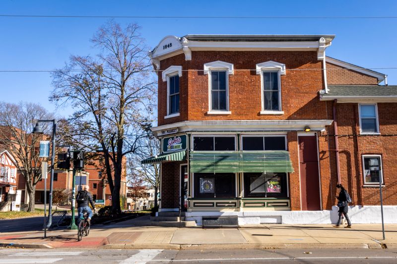 18 Iowa Grocery Stores Where Fresh Cuts And Local Sourcing Make All The Difference - Decor Hint John's Grocery