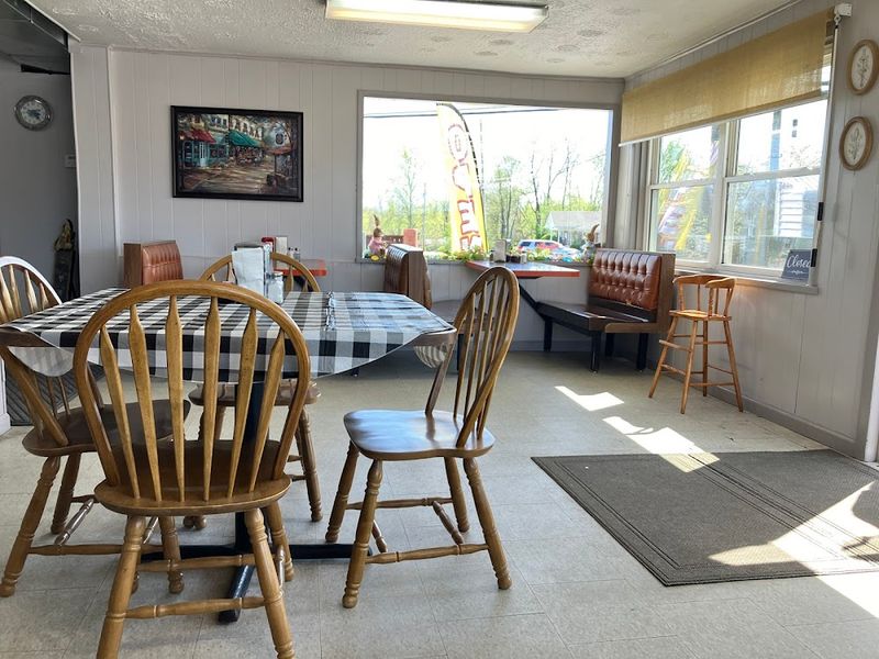 20 Tennessee Tenderloin Restaurants Making The Volunteer State A Foodie Favorite - Decor Hint Mel's Old Times Cafe – Spencer