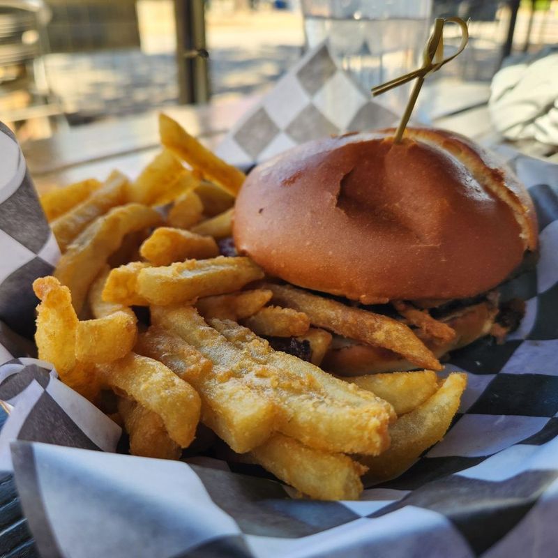 15 Virginia Burger Stops Where The Double Cheeseburger Is The Star Of The Show - Decor Hint Benny's Pizza - Virginia Beach