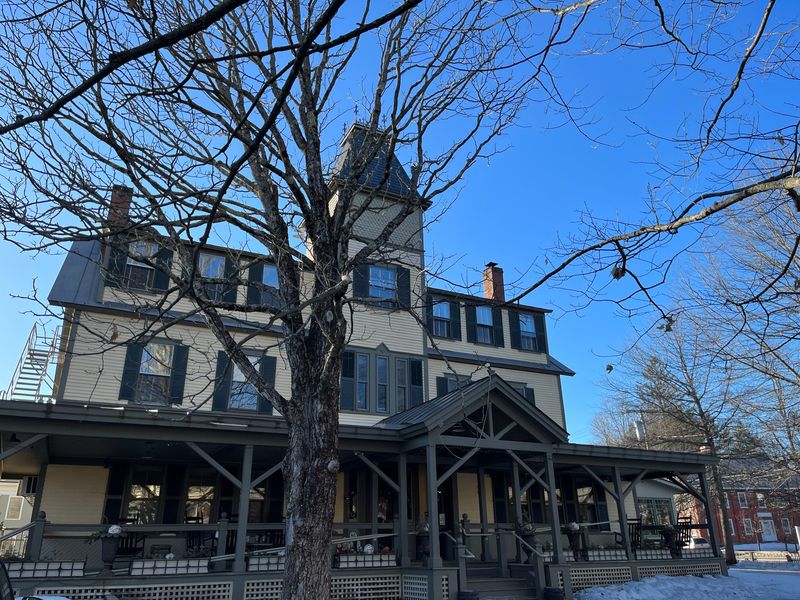 The Best Apple Pie Spots To Try In Vermont - Decor Hint Norwich Inn