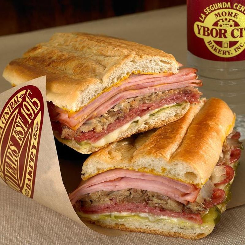 Florida Restaurants So Good, People Wait Hours For A Table - Decor Hint La Segunda Central Bakery