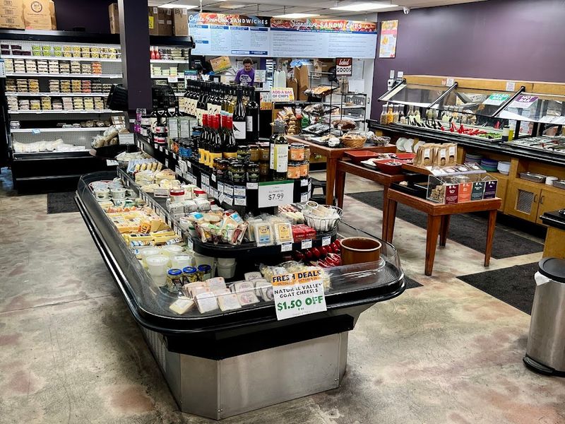 18 Iowa Grocery Stores Where Fresh Cuts And Local Sourcing Make All The Difference - Decor Hint Bloomingfoods Market