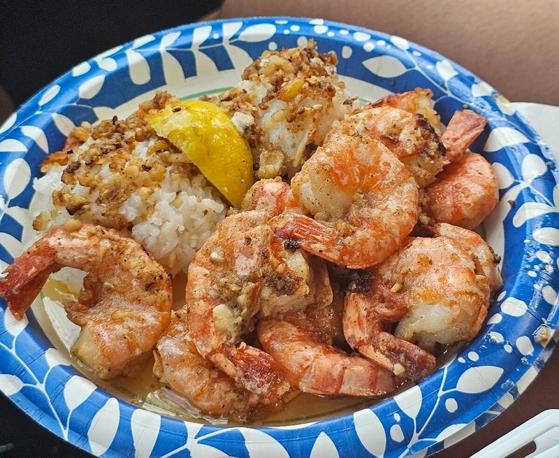 Hawaii Restaurants Serving Dishes You Can't Forget - Decor Hint Garlic Shrimp At Giovanni's Shrimp Truck