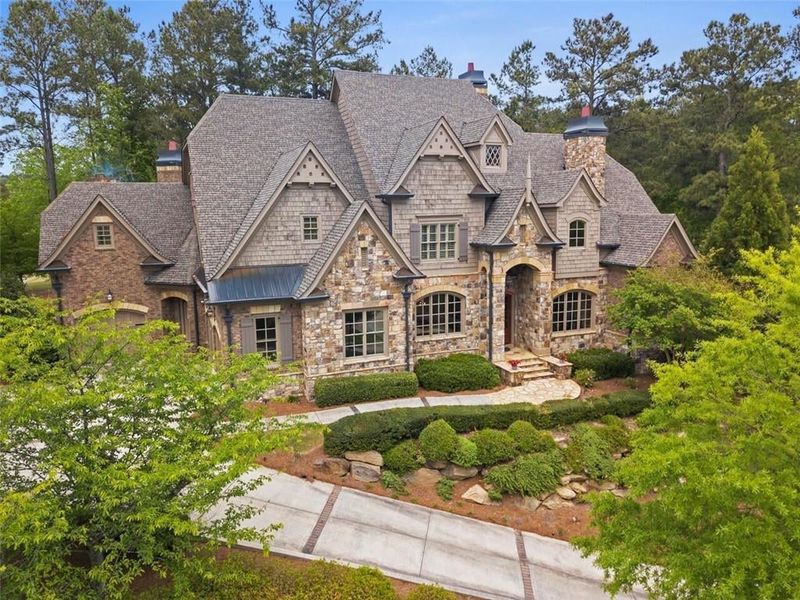 5 Atlanta Home Styles Losing Appeal And 7 Buyers Are Chasing - Decor Hint McMansions