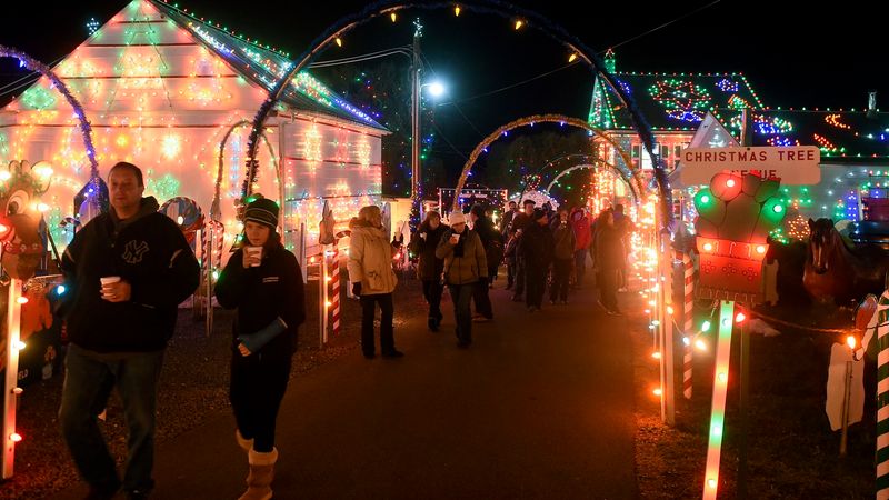 20 Pennsylvania Fall Festivals You'll Want To Experience At Least Once In 2025 - Decor Hint Koziar's Christmas Village