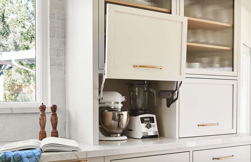 Avoid These 9 Common Mistakes In Wisconsin Kitchens, And Try These 9 Stylish Alternatives - Decor Hint Hidden Appliance Garages Or Open Shelving