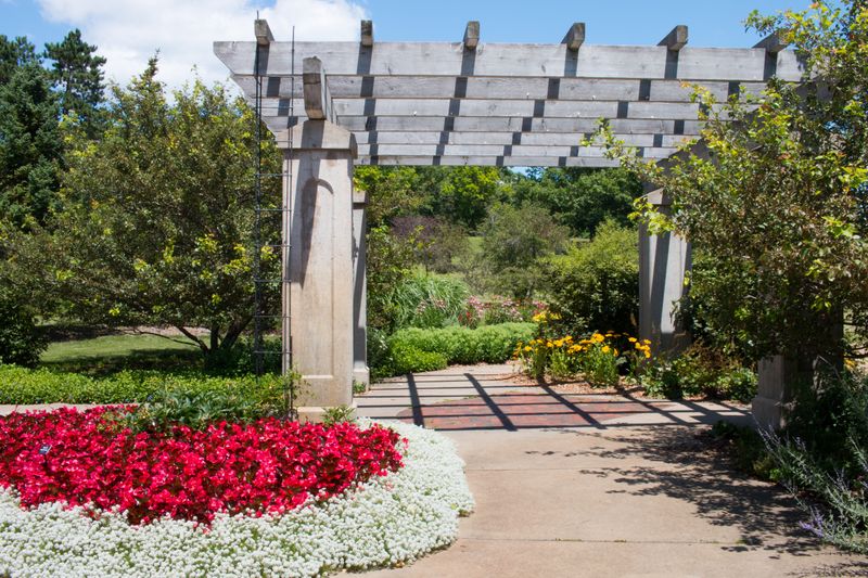 12 Secret And Famous Gardens To Discover In Michigan - Decor Hint Leila Arboretum