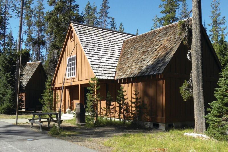 Crater Lake Wilderness Cabins