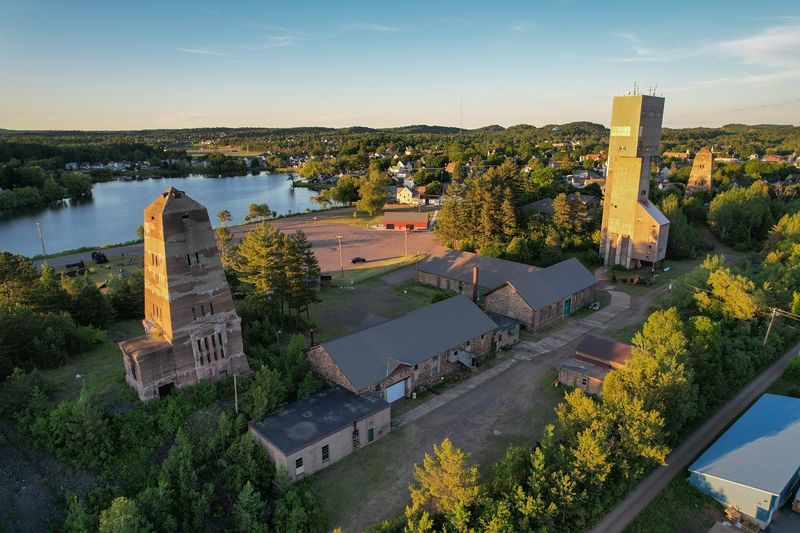 Michigan's Overlooked Upper Peninsula City With Lake Views And A Quirky Charm - Decor Hint Cliffs Shaft Mine Museum