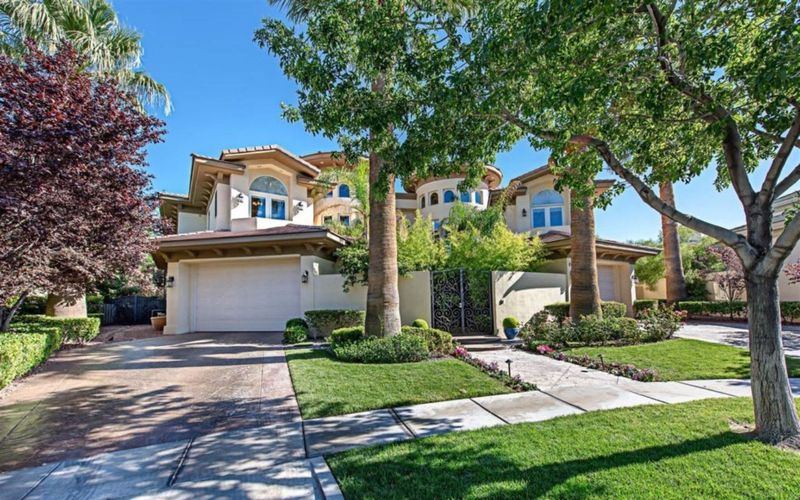 These 12 Home Types Are Set To Rise In Price By The End Of 2025 - Decor Hint Homes Near Top-Rated Schools