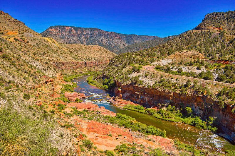 Must-See Arizona Drives To Make Your Thanksgiving Weekend Unforgettable - Decor Hint Salt River Canyon Scenic Byway (U.S. Route 60)