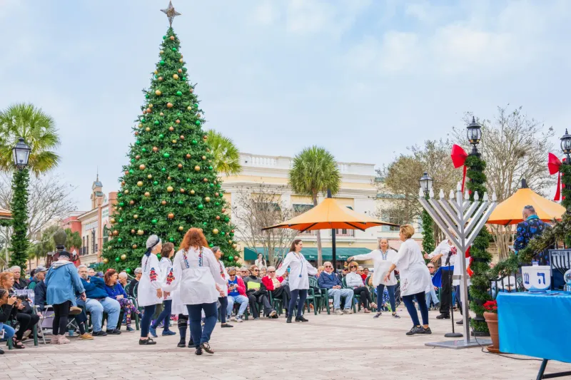 Orlando's 50 Festive Holiday Events You Can Attend For Free - Decor Hint Tree Lighting At Town Squares