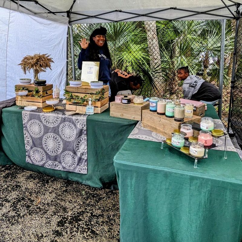 Holiday Markets In Tampa Bay Worth Visiting For Unique Gifts - Decor Hint Holiday Artisan Market at Beach Art Center