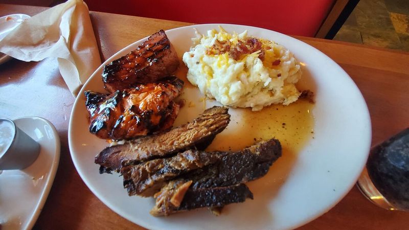 Where To Find True Old-Fashioned BBQ In California - Decor Hint Wood Ranch BBQ & Grill