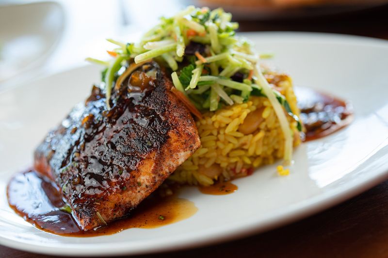 18 South Carolina Fried Fish Spots Locals Swear By For True Lowcountry Flavor - Decor Hint Sea Captain's House – Myrtle Beach