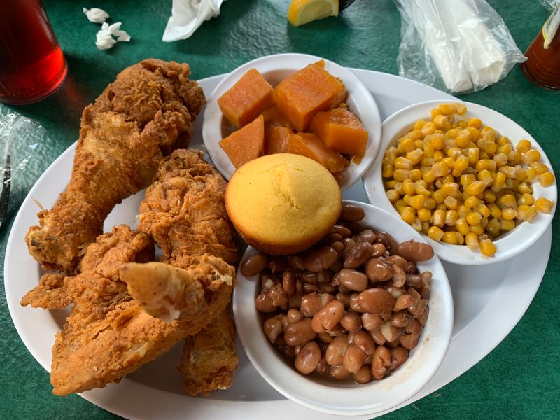 Fried Chicken Adventures In Memphis You Can't Miss - Decor Hint The Four Way