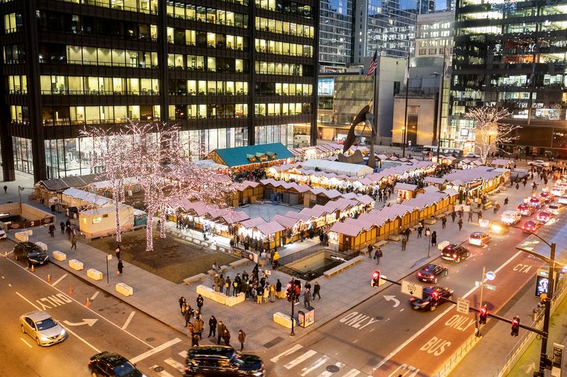 Illinois Christmas Markets That Fill Up Before You Know It - Decor Hint Christkindlmarket Chicago At Daley Plaza