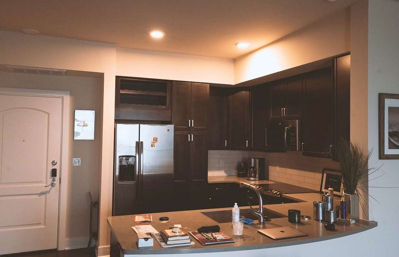 Avoid These 9 Common Mistakes In Wisconsin Kitchens, And Try These 9 Stylish Alternatives - Decor Hint Inadequate Lighting Leaves You Cooking In The Shadows