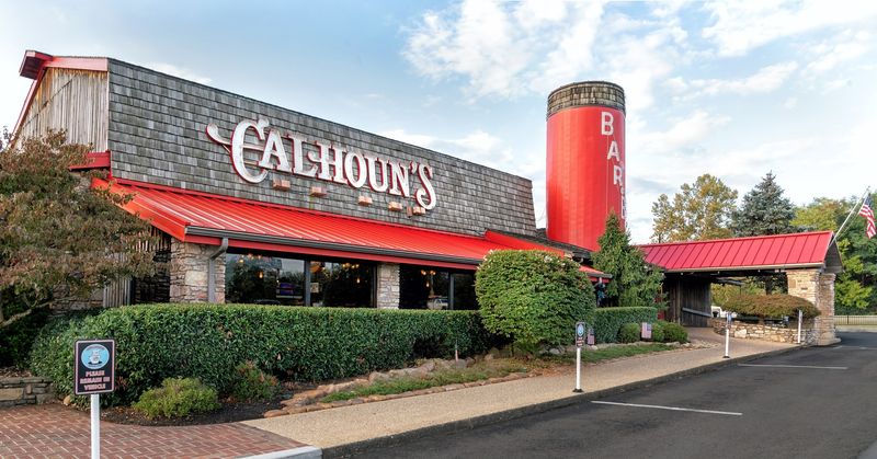 6 Tennessee Buffets To Avoid And 6 You Should Definitely Try - Decor Hint Calhoun's - Multiple Locations (Try)