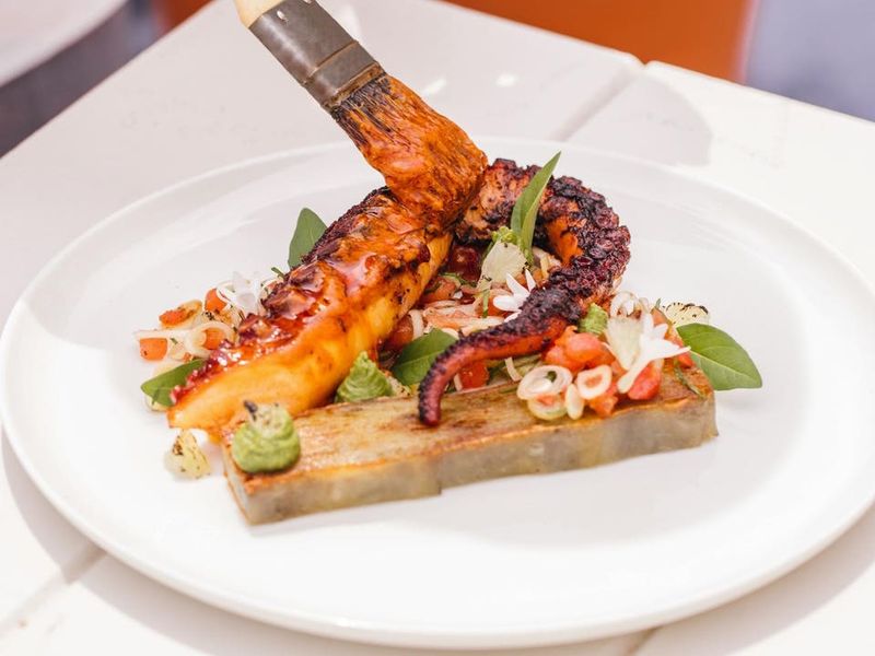 New York Seafood Shacks Only Locals Know For Authentic Seaside Taste - Decor Hint The Dock At Montauk Lake