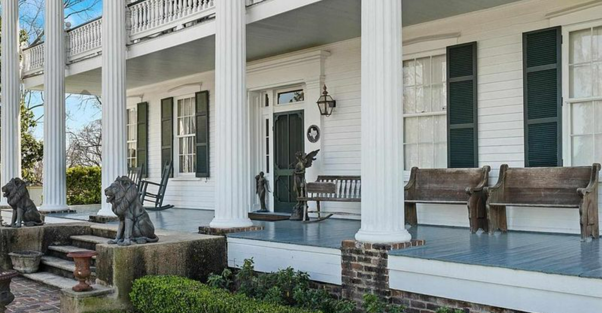 Inside The 1856 Texas Mansion With 100 Acres And Breathtaking Surroundings - Decor Hint