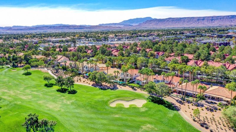 Las Vegas Home Types Facing Potential Price Declines - Decor Hint Golf Course Community Homes