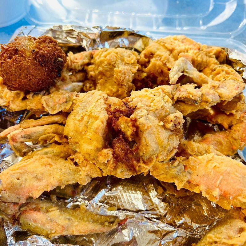 The South Carolina Soul Food Café Locals Refuse To Give Up - Decor Hint Signature Fried Chicken That Keeps Folks Coming Back