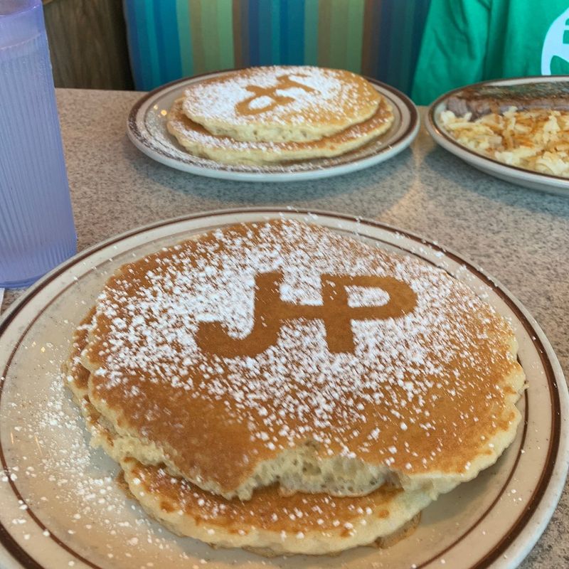 I Traveled Iowa's Backroads For 10 Classic Diners (And Found 6 Serving Pure Nostalgia) - Decor Hint Jimmy's Pancake House – Bettendorf