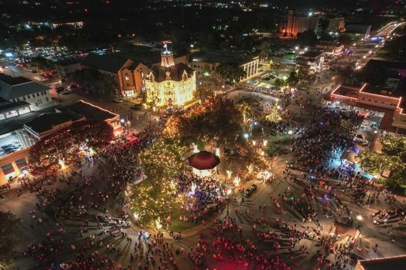 20 Texas Winter Festivals You Can't Miss In 2025 - From Hill Country Lights To Holiday Rodeos - Decor Hint New Braunfels Wassailfest