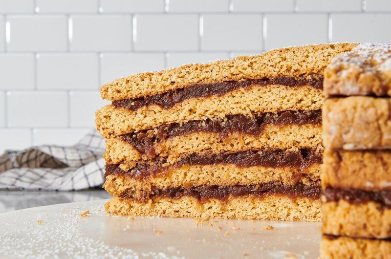 18 Tennessee Dishes Paying Tribute To Local Towns And Their Legendary Flavors - Decor Hint Sevierville Stack Cake