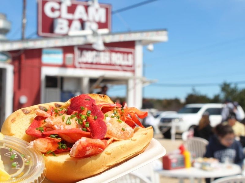 New York Seafood Shacks Only Locals Know For Authentic Seaside Taste - Decor Hint Clam Bar Of Montauk