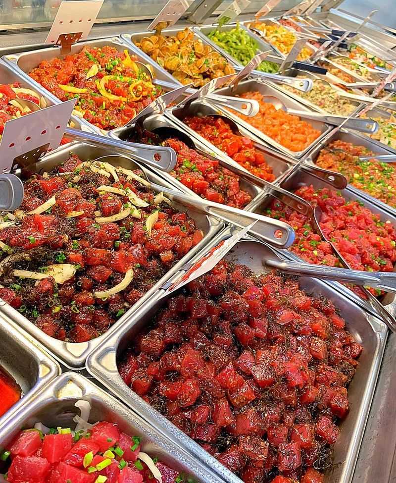 These Hawaii Seafood Shacks Are The Island Gems Locals Don't Want Tourists To Find - Decor Hint Tanioka's Seafoods & Catering