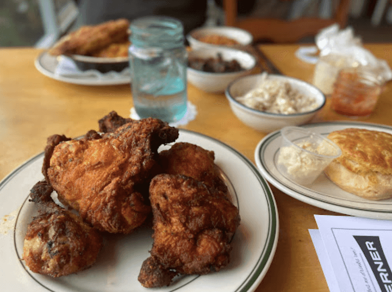 11 Michigan Restaurants Locals Love But Most People Miss - Decor Hint The Southerner, Saugatuck