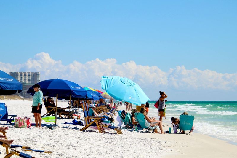 10 Florida Beach Towns So Crowded Locals Avoid Them Altogether - Decor Hint Destin