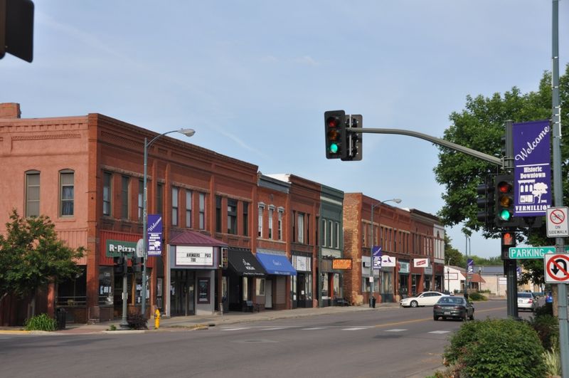 15 Small Towns In South Dakota Worth Visiting - Decor Hint Vermillion