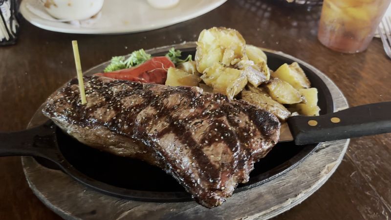 14 Texas Steakhouses So Good, Waiting Is Part Of The Experience - Decor Hint H3 Ranch, Comfort