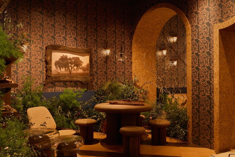 Kips Bay 2025 Show House Trends In New York Worth Bringing Home - Decor Hint Cork Drenching