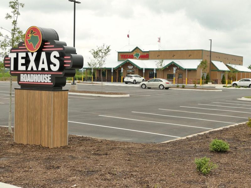 Smart Reasons This Is The Ultimate Time To Enjoy Texas Roadhouse Without The Chaos - Decor Hint Parking Becomes Actually Convenient
