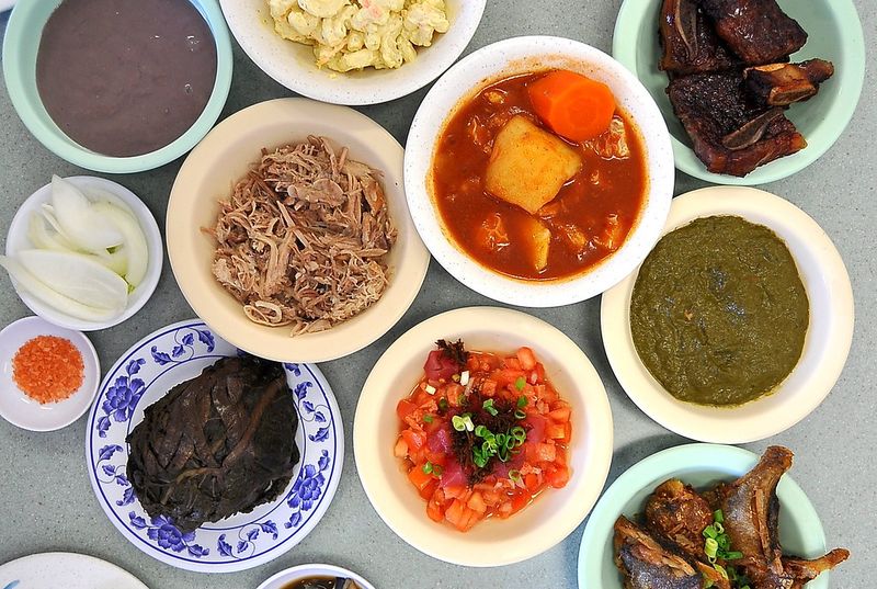 Helena's Hawaiian Food