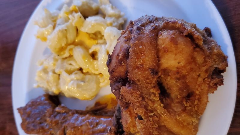 12 Louisiana Buffets That Truly Capture The Bayou's Bold And Spicy Spirit - Decor Hint Lil Dizzy's Café