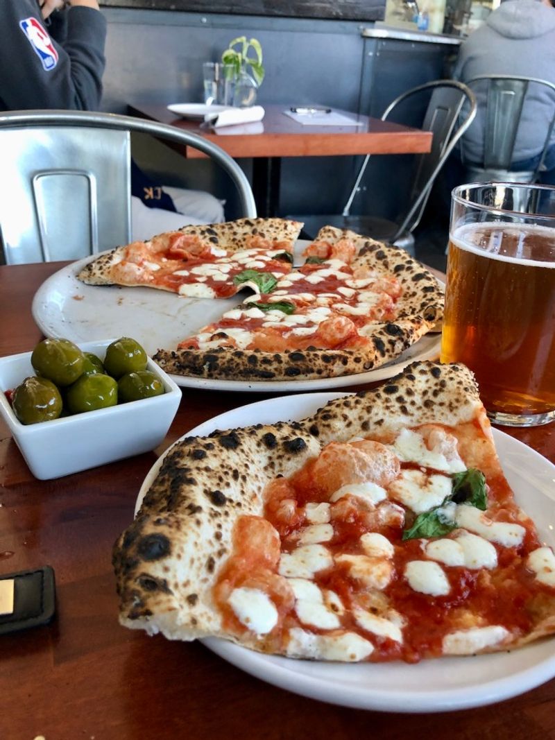 Arizona Pizza Gems Where The Dough Still Follows Old-World Methods - Decor Hint Pizzicletta