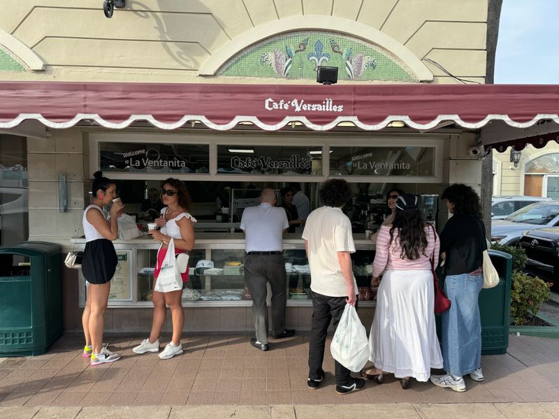 Florida Breakfast Spots So Popular Locals Wait In Long Lines - Decor Hint Versailles Restaurant