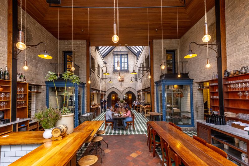 California Dining Spots That Prove Why The Golden State's Food Scene Shines - Decor Hint Republique - Los Angeles