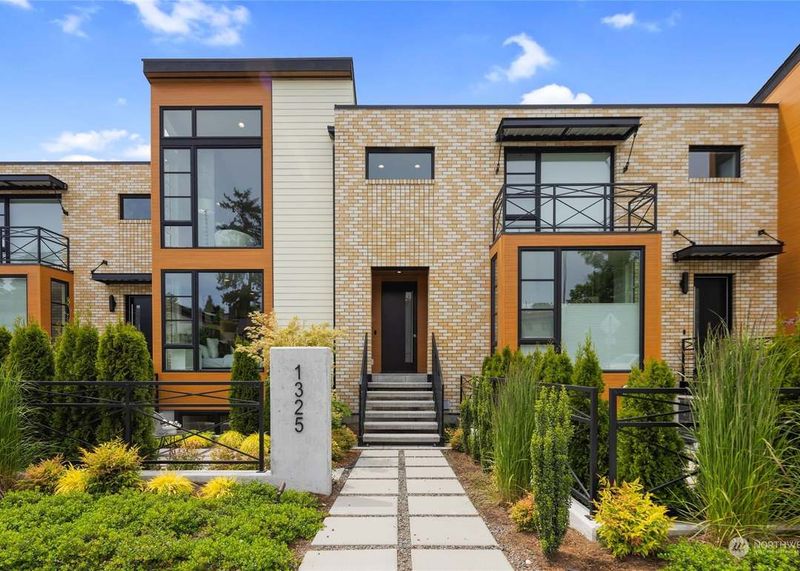 Modern Townhomes in Kirkland