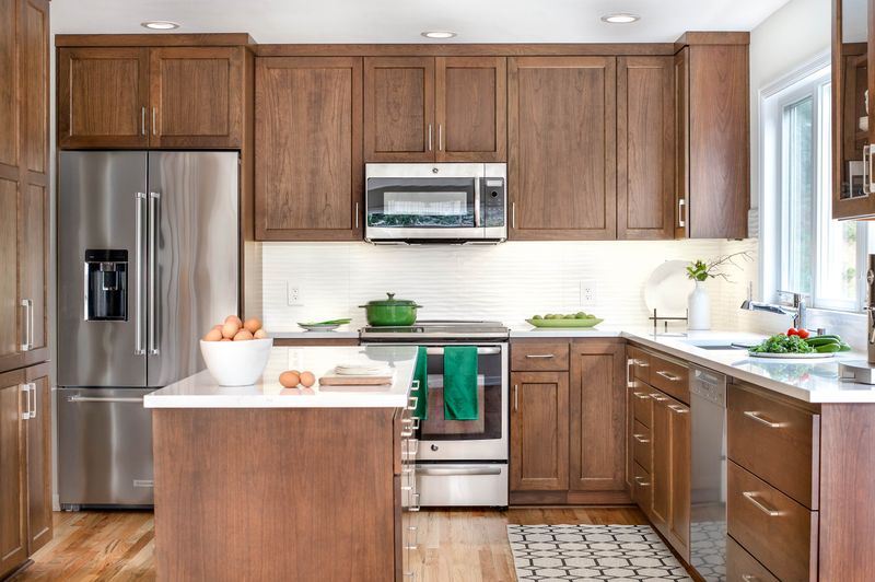 8 Kitchen Trends Fading From Illinois Homes And 8 That Still Look Great - Decor Hint Natural Wood Tones