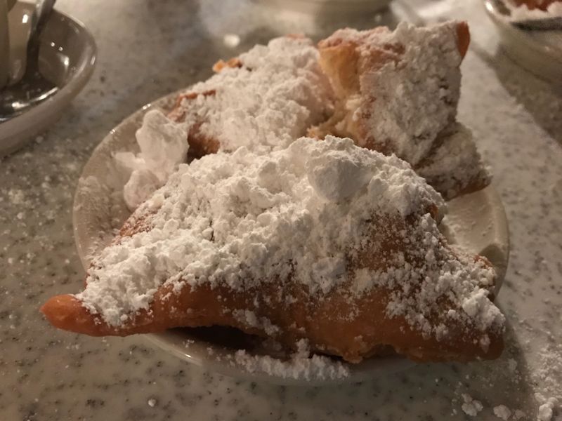 12 Louisiana Buffets That Truly Capture The Bayou's Bold And Spicy Spirit - Decor Hint Café Du Monde Buffet Experience