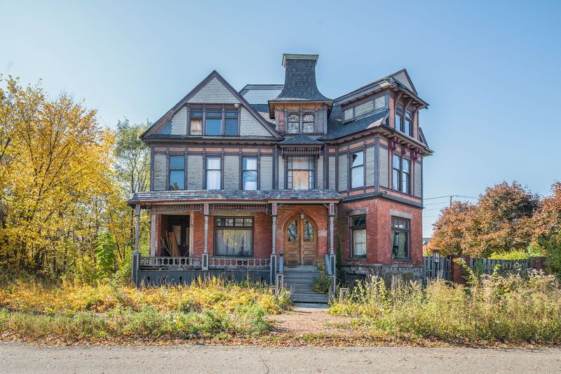 Vacant Detroit Colonials Needing Full Rehabs