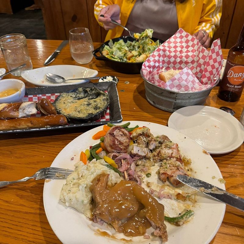 Machine Shed Restaurant – Urbandale