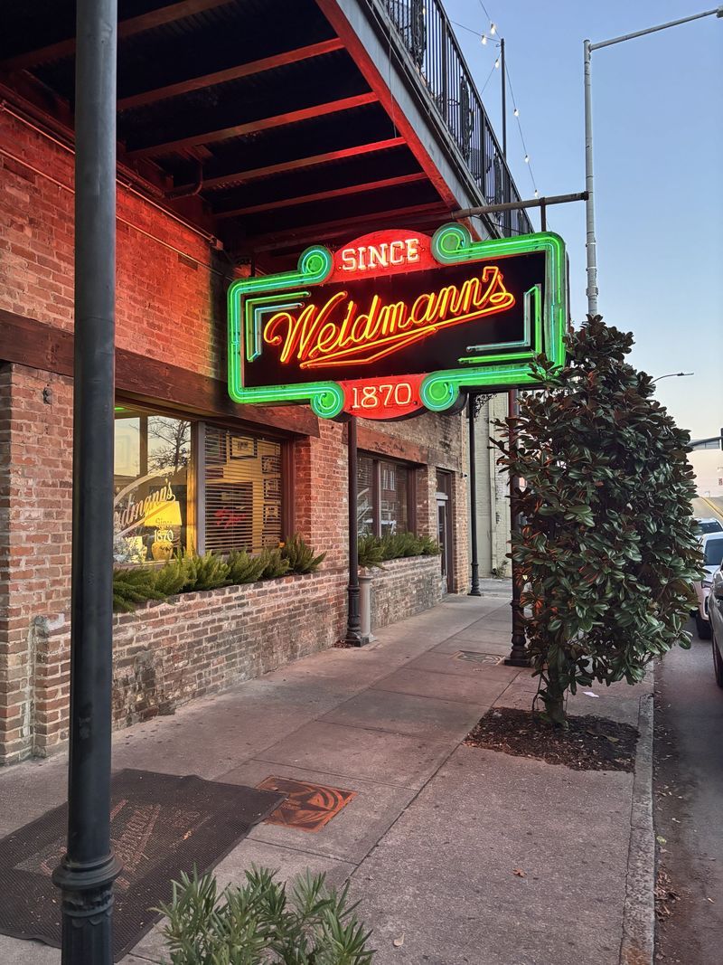 Mississippi Buffets Serving Delicious Catfish You Can't Miss - Decor Hint Weidmann's Restaurant