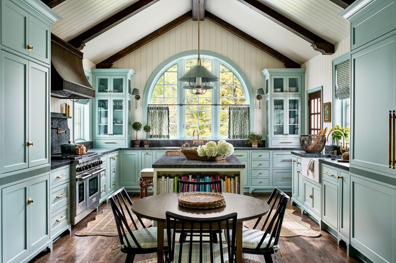 Avoid These 9 Common Mistakes In Wisconsin Kitchens, And Try These 9 Stylish Alternatives - Decor Hint Light-Toned Or Painted Cabinetry